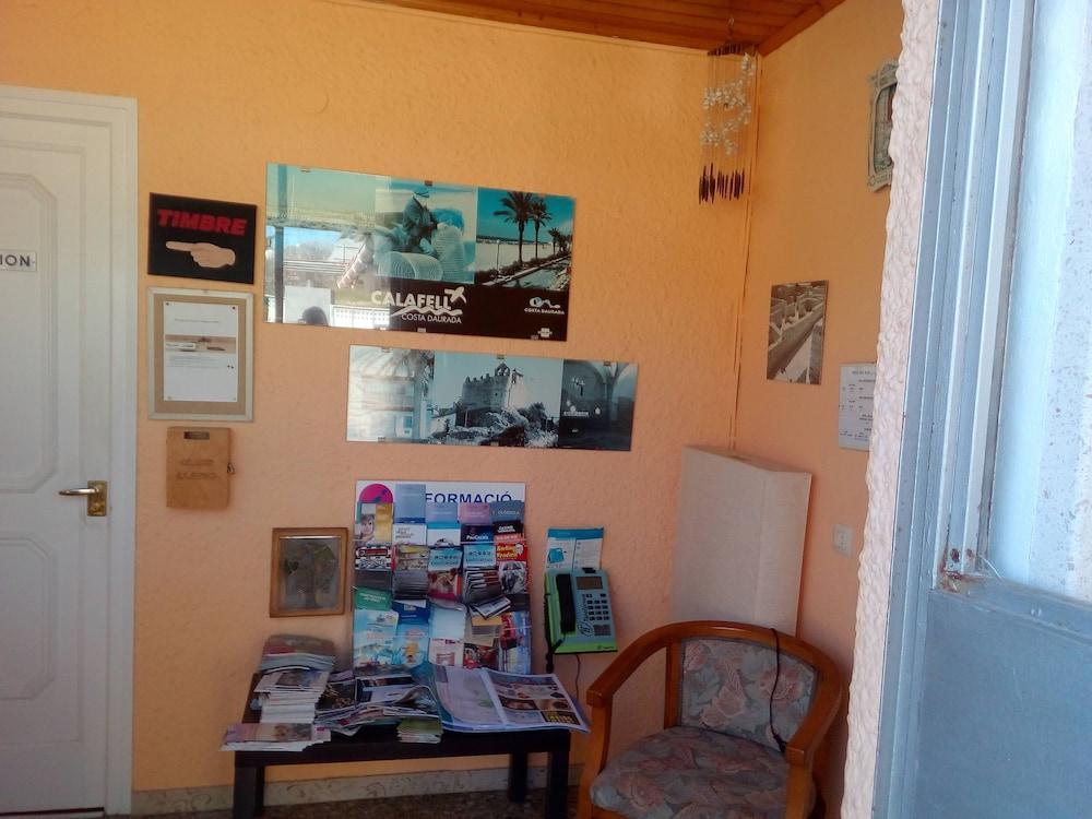 Hostal Lleida カラフェル エクステリア 写真