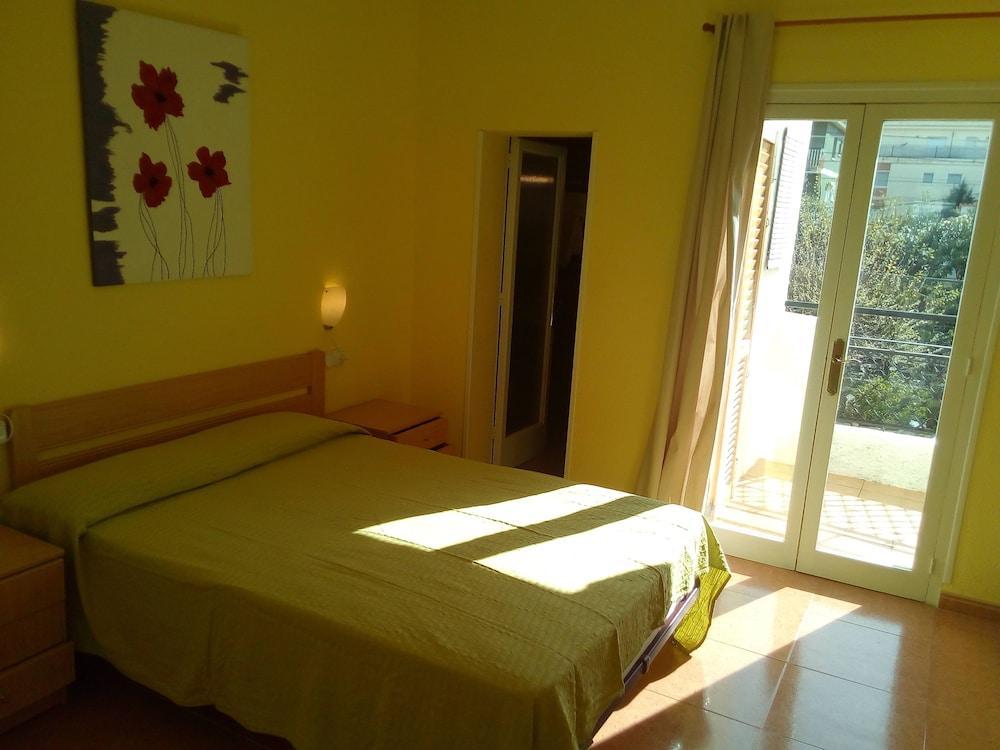 Hostal Lleida カラフェル エクステリア 写真